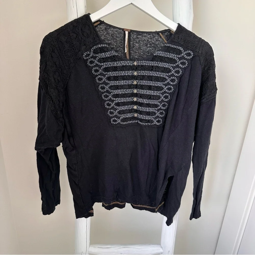 Free People Women’s Long Sleeve Embroidered and Lace Detail Shirt SZ Small